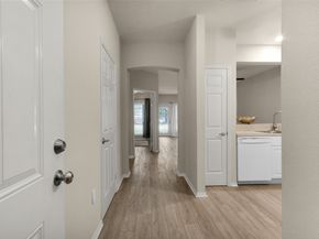 2815 Kings Crossing Drive 102, Houston TX 77345