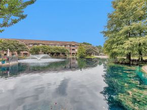 2815 Kings Crossing Drive 102, Houston TX 77345