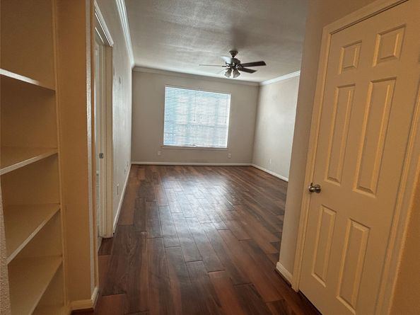 2255 Braeswood Park Drive 218, Houston TX 77030