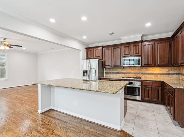 1114 Beall Landing Court, Houston TX 77008