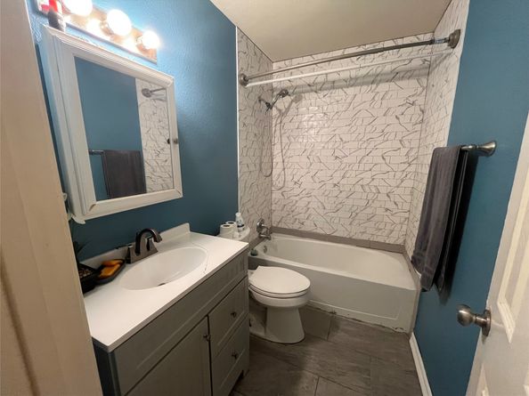 2705 Brewster Street, Houston TX 77026