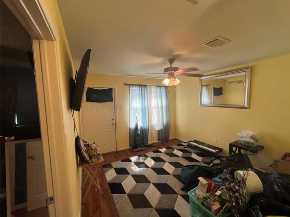 2705 Brewster Street, Houston TX 77026
