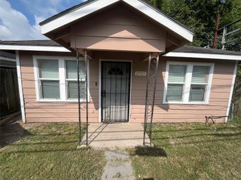 2705 Brewster Street