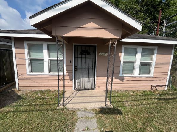 2705 Brewster Street, Houston TX 77026