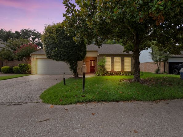 310 W Fair Harbor Lane, Houston TX 77079