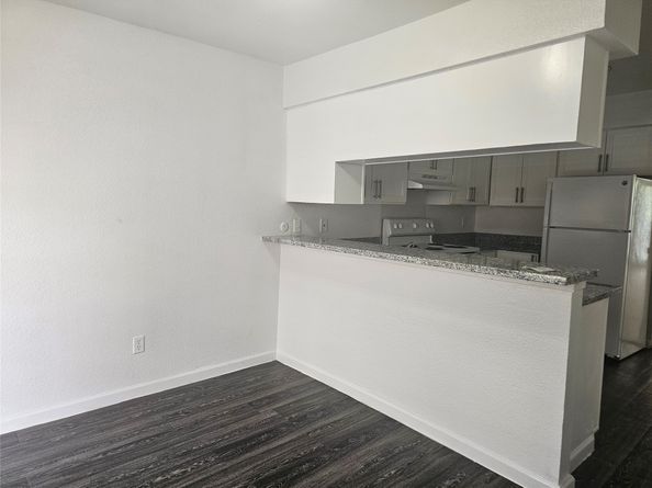 9201 Clarewood Drive 204, Houston TX 77036