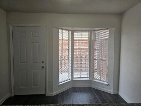 9201 Clarewood Drive 204, Houston TX 77036