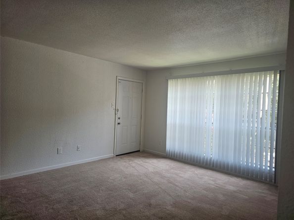 9201 Clarewood Drive 204, Houston TX 77036
