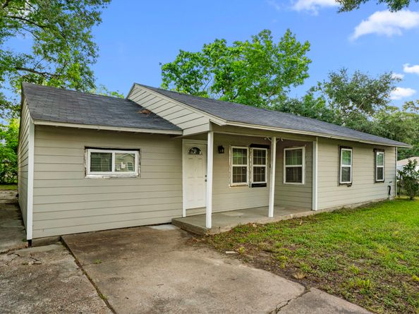 5835 Southseas Street, Houston TX 77033
