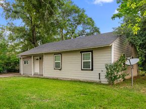 5835 Southseas Street, Houston TX 77033