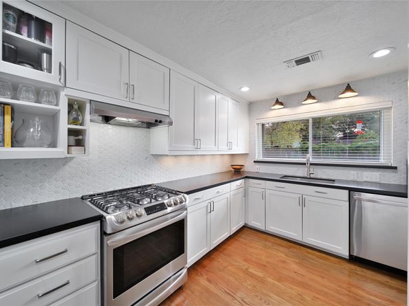 2007 Wakefield Drive, Houston TX 77018