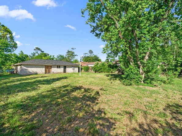 6611 Mohawk Street, Houston TX 77016