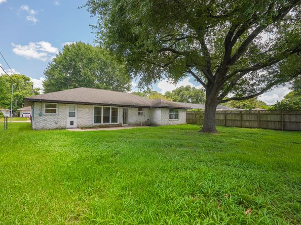 4811 Stillbrooke Drive, Houston TX 77035