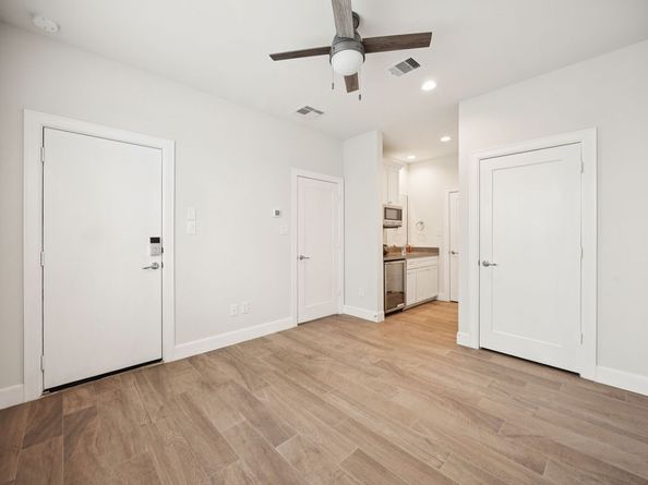 1051 Timbergrove Yards Lane, Houston TX 77008