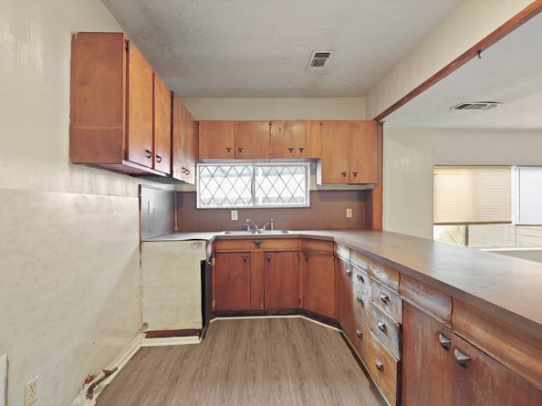 6930 Avenue S, Houston TX 77011