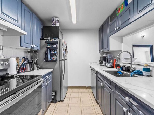 20 2nd St 810, Jersey City NJ 07302