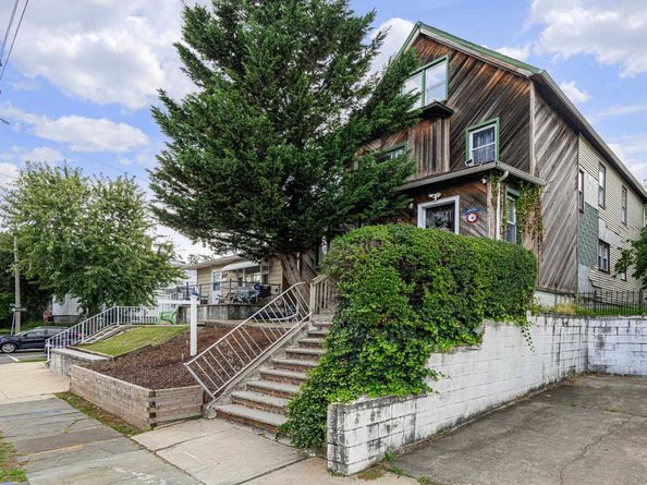 687 Avenue E, Bayonne NJ 07002