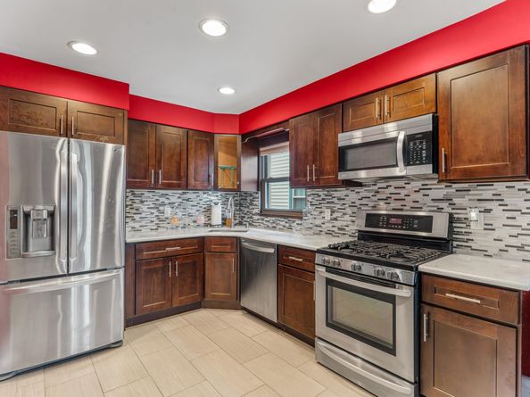 183 West 1st St, Bayonne NJ 07002