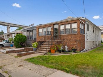 183 West 1st St