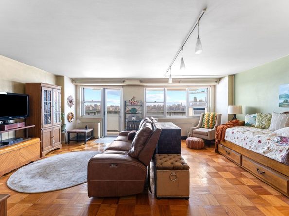 6600 Blvd East 11A, West New York NJ 07093