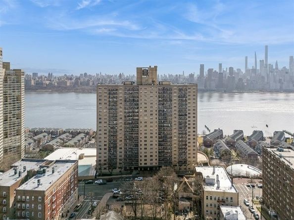 6600 Blvd East 11A, West New York NJ 07093
