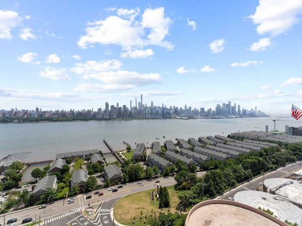 6600 Blvd East 11A, West New York NJ 07093