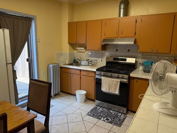 165 Lincoln St, Jersey City NJ 07307