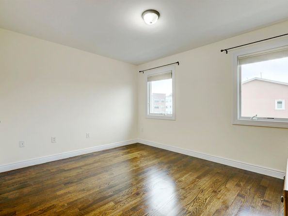 2 Jacobs Landing Way, Secaucus NJ 07094