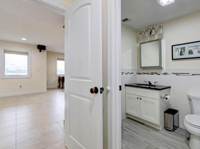 2 Jacobs Landing Way, Secaucus NJ 07094