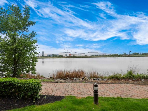 2 Jacobs Landing Way, Secaucus NJ 07094