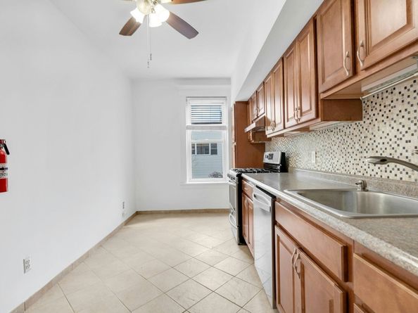 123 Shippen St, Weehawken NJ 07086