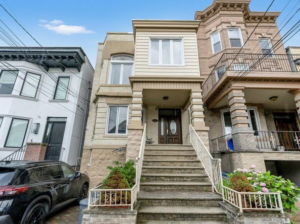 123 Shippen St, Weehawken NJ 07086
