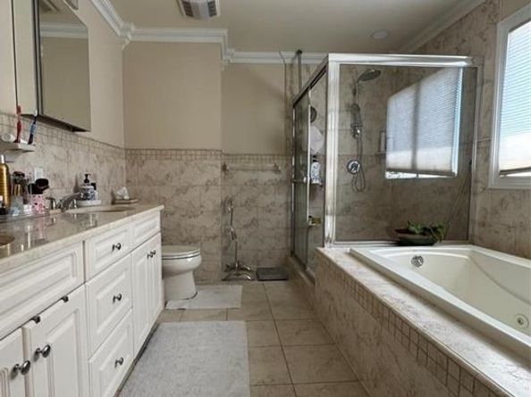 385A Roosevelt St, Fairview NJ 07022