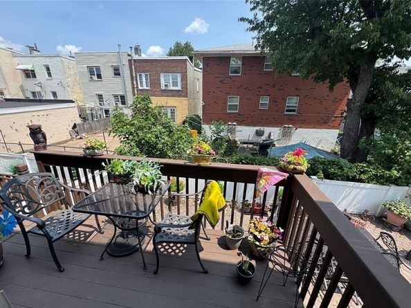 385A Roosevelt St, Fairview NJ 07022