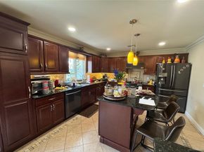 385A Roosevelt St, Fairview NJ 07022