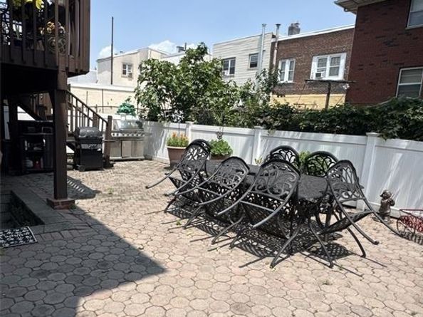 385A Roosevelt St, Fairview NJ 07022