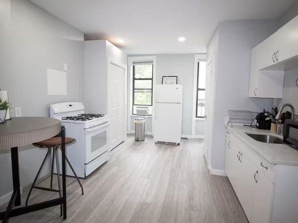 452 1st St 4, Hoboken NJ 07030