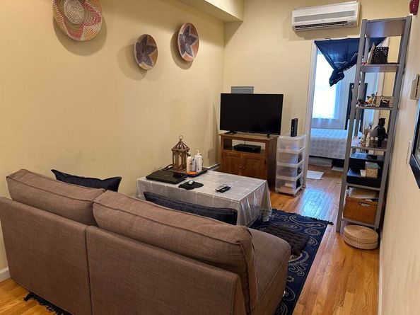 358 3rd St 3R, Hoboken NJ 07030