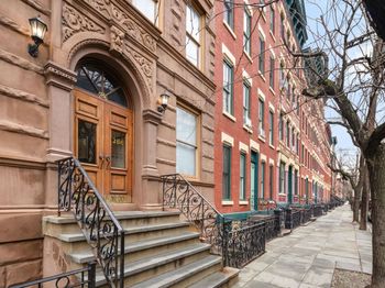 264 9th St