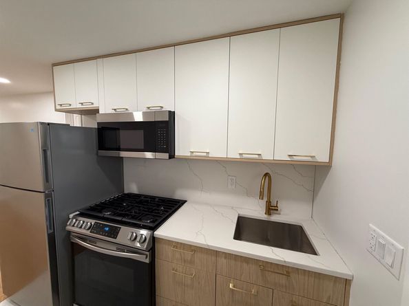 88 Arlington Ave, Jersey City NJ 07305