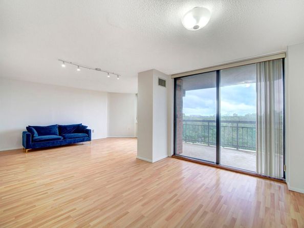 625 Harmon Cove Tower 625, Secaucus NJ 07094