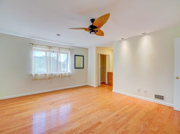 128 Sandpiper Key 128, Secaucus NJ 07094