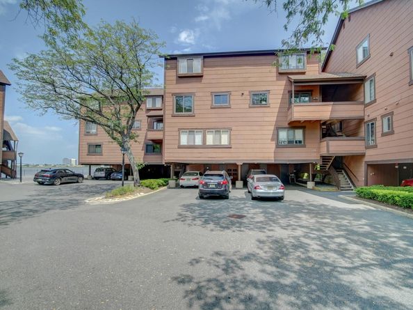 128 Sandpiper Key 128, Secaucus NJ 07094