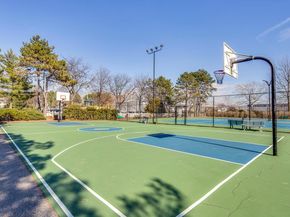 128 Sandpiper Key 128, Secaucus NJ 07094