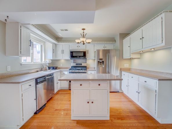 128 Sandpiper Key 128, Secaucus NJ 07094