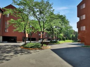 128 Sandpiper Key 128, Secaucus NJ 07094