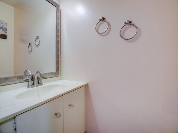 128 Sandpiper Key 128, Secaucus NJ 07094