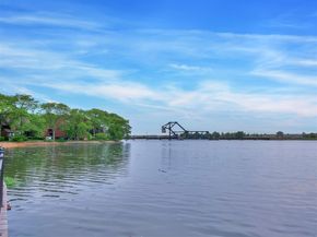 128 Sandpiper Key 128, Secaucus NJ 07094