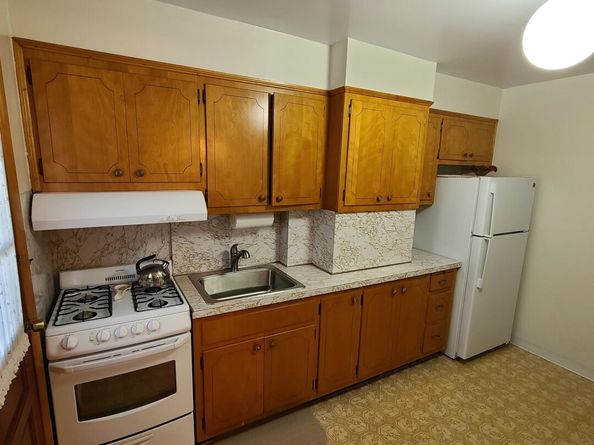 312 76th St, North Bergen NJ 07047
