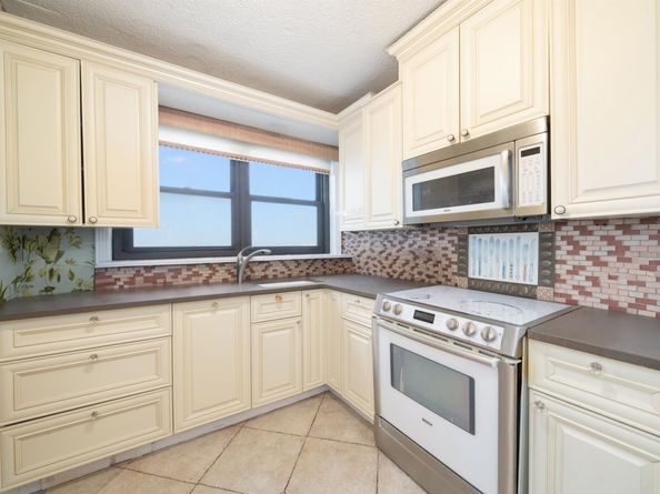 7855 Blvd East 17L, North Bergen NJ 07047